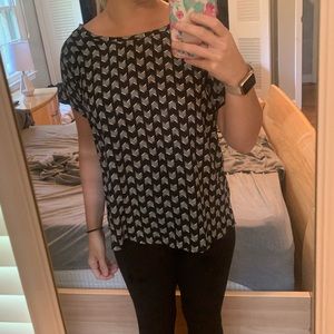 Black Arrow Print top